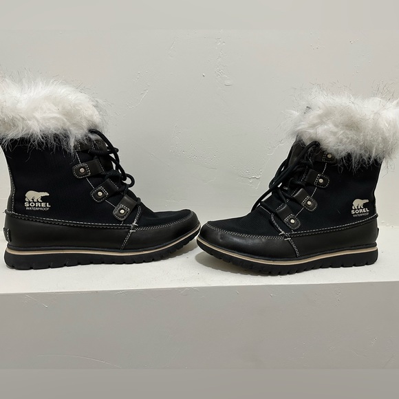 Sorel Winter Boots - Picture 1 of 4